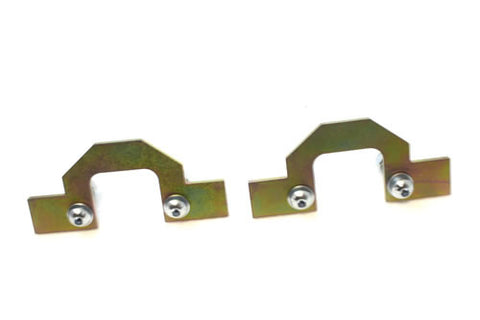 Front coil spring retaining plates (D2)